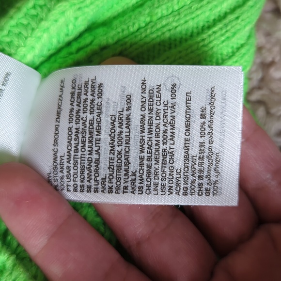 H&M neon green sweater vest - Picture 4 of 4